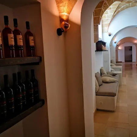 La Corte * Torre Pali